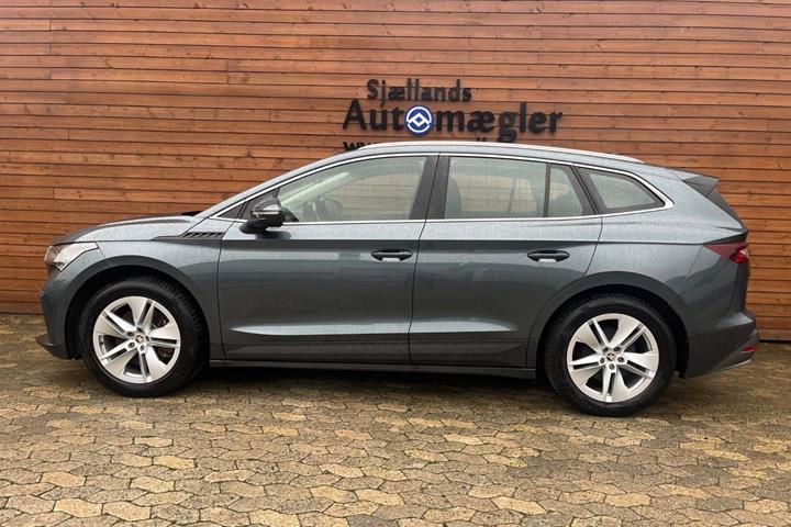 Grå Skoda Enyaq fra 2021