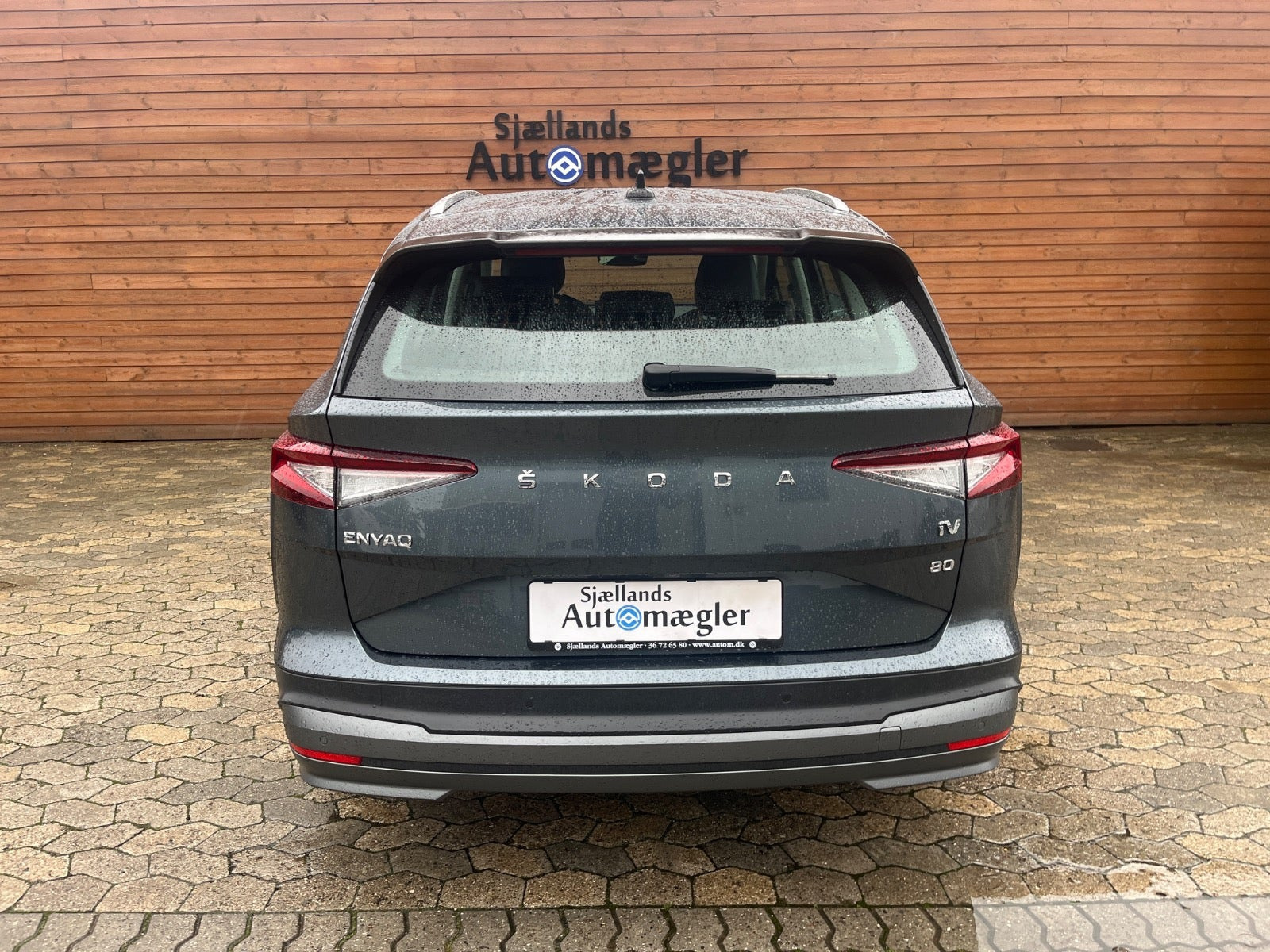 Grå Skoda Enyaq fra 2021