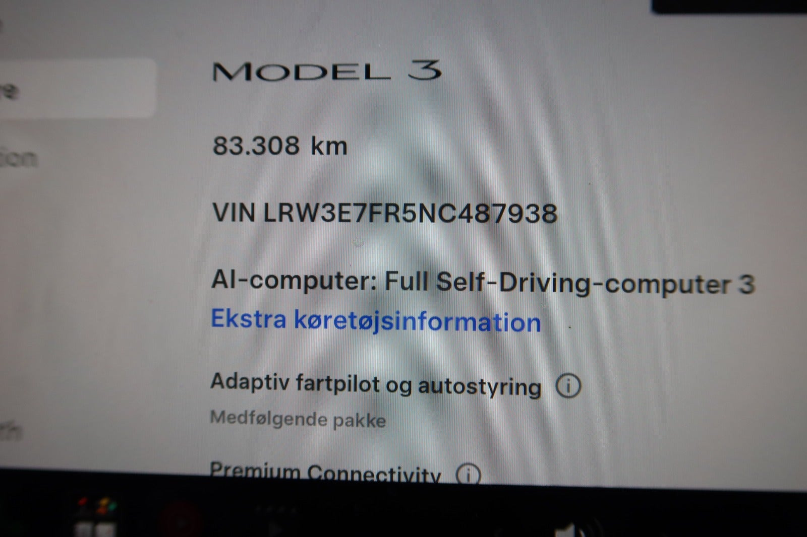 Hvid Tesla Model 3 fra 2022