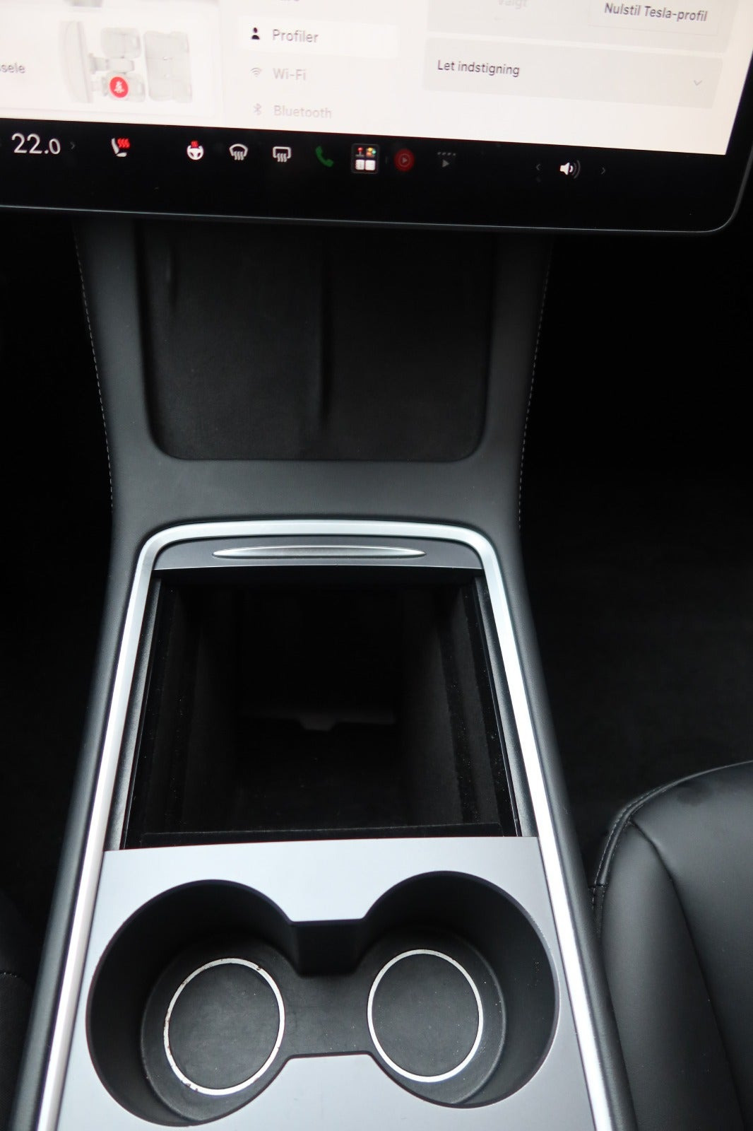 Hvid Tesla Model 3 fra 2022
