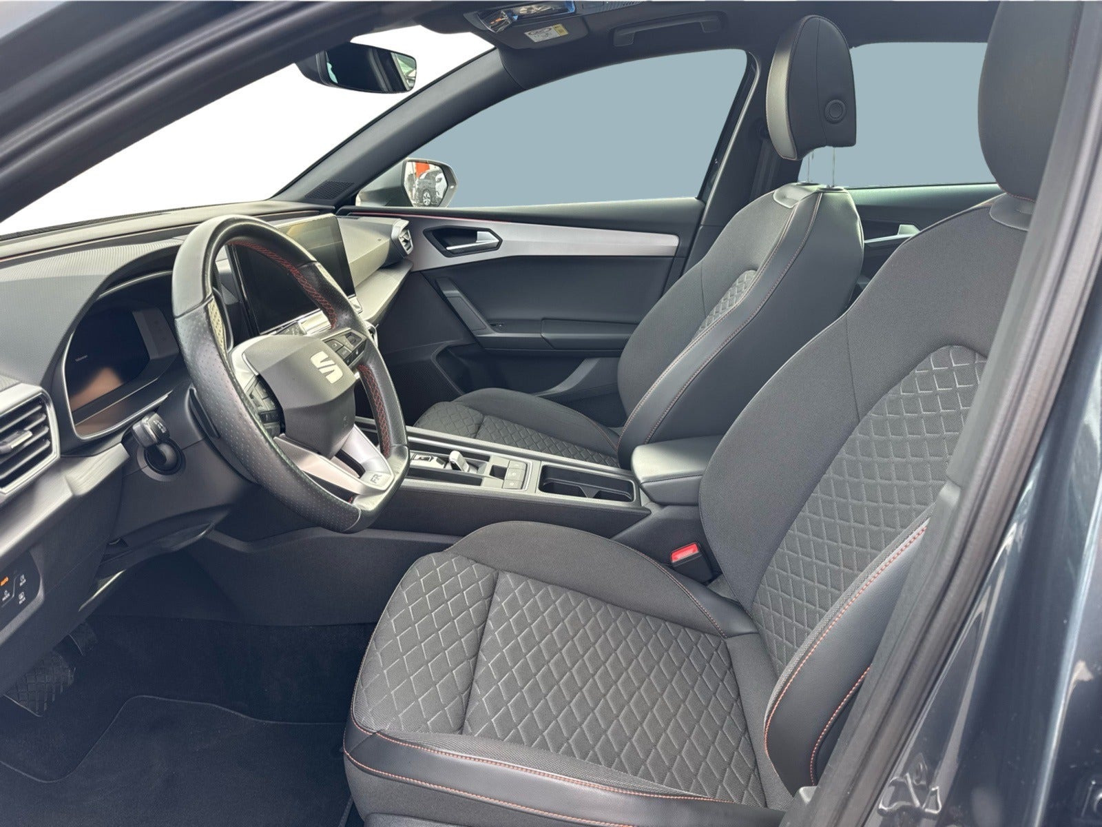 Grå Seat Leon fra 2021
