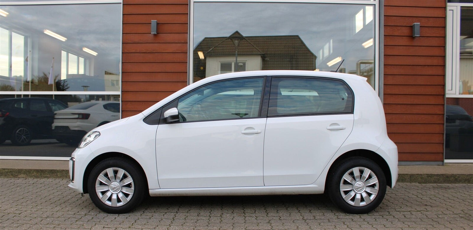 Hvid VW E-UP! fra 2021