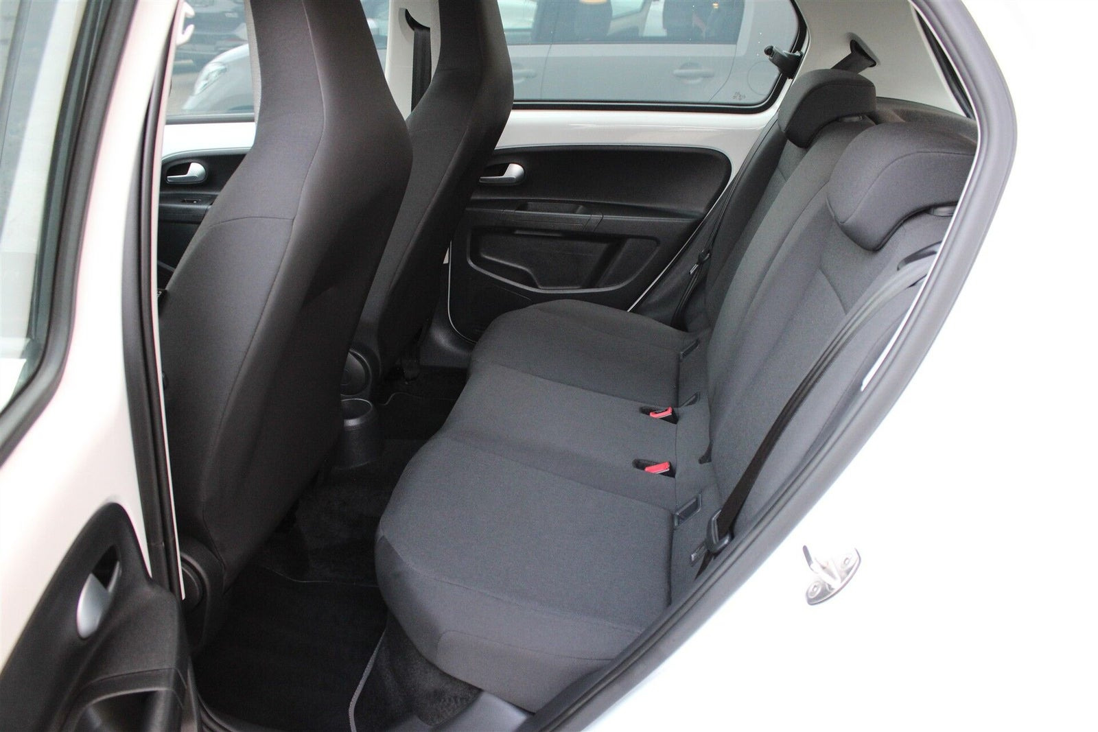 Hvid VW E-UP! fra 2021