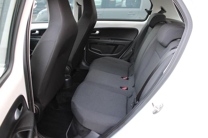 Hvid VW E-UP! fra 2021