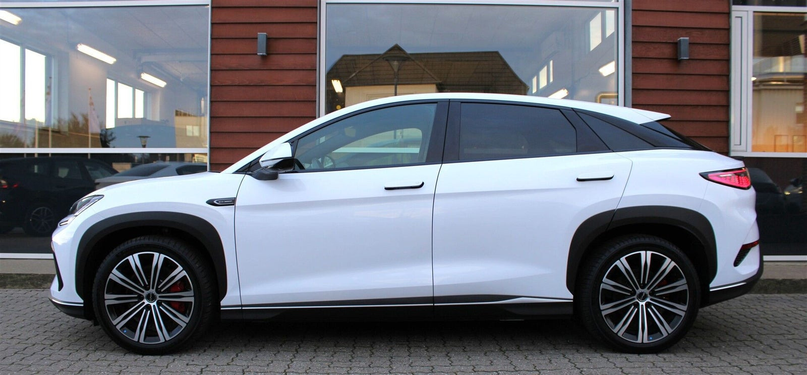 Hvid BYD Sealion 7 fra 2024
