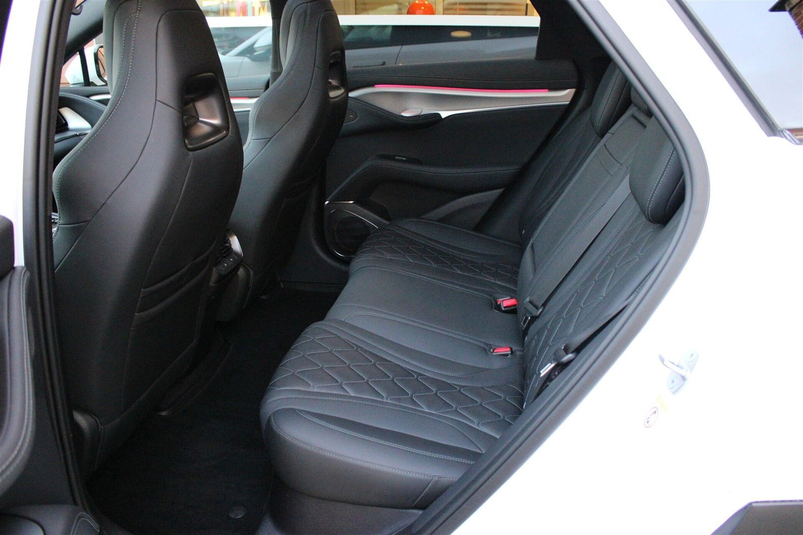 Hvid BYD Sealion 7 fra 2024