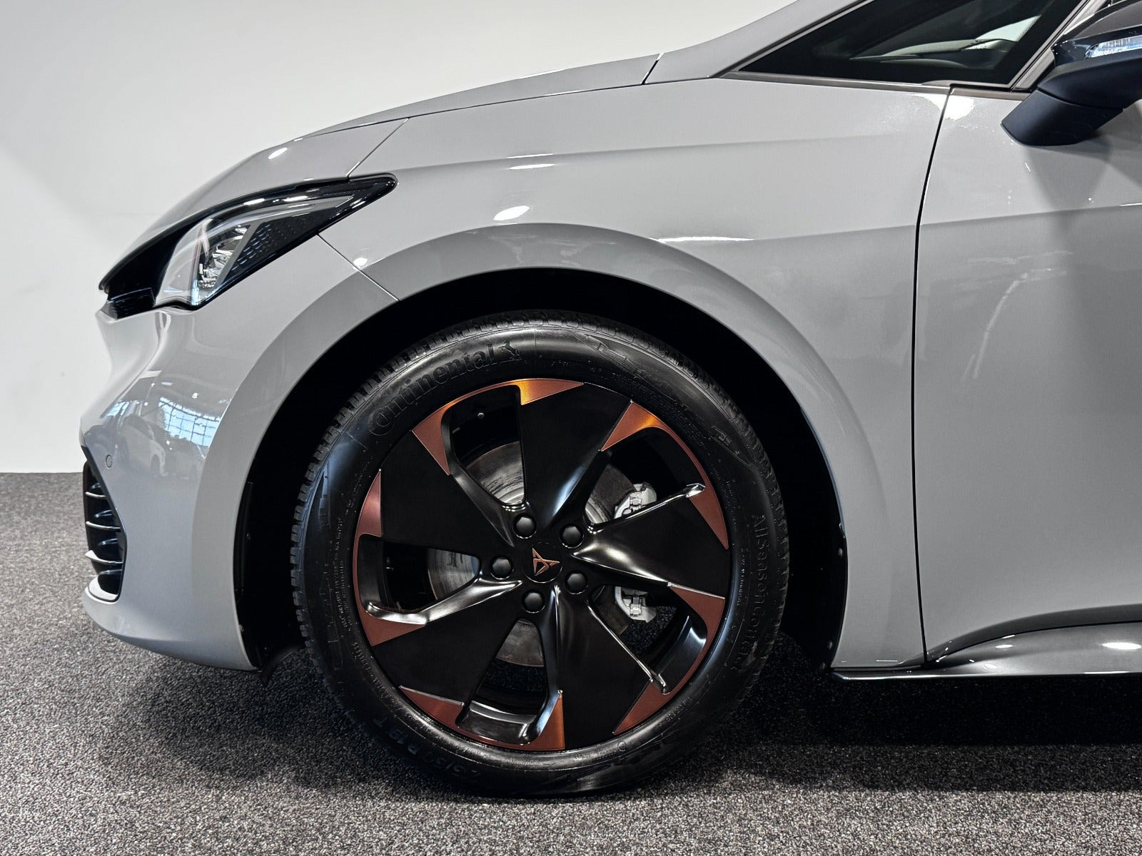 Grå Cupra Born fra 2024
