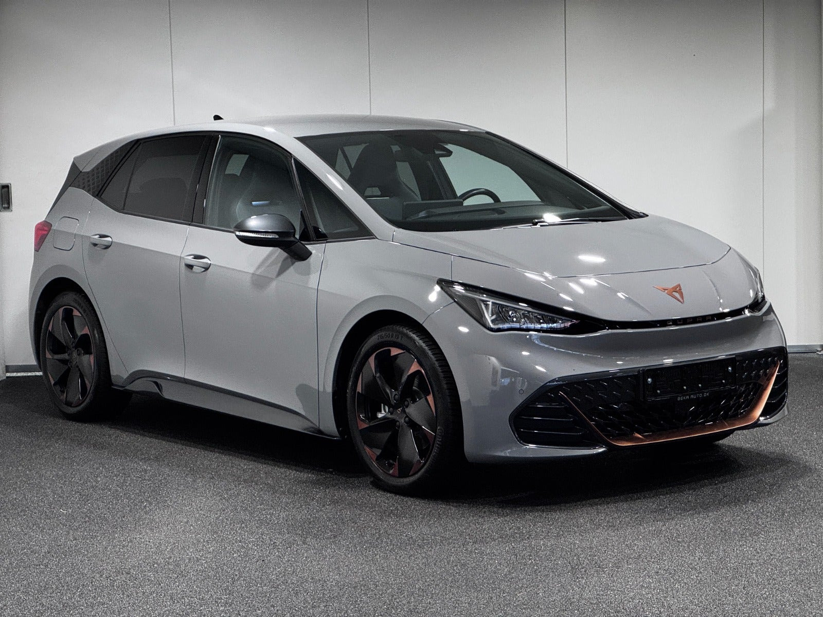 Grå Cupra Born fra 2024