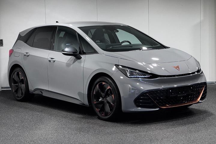 Grå Cupra Born fra 2024