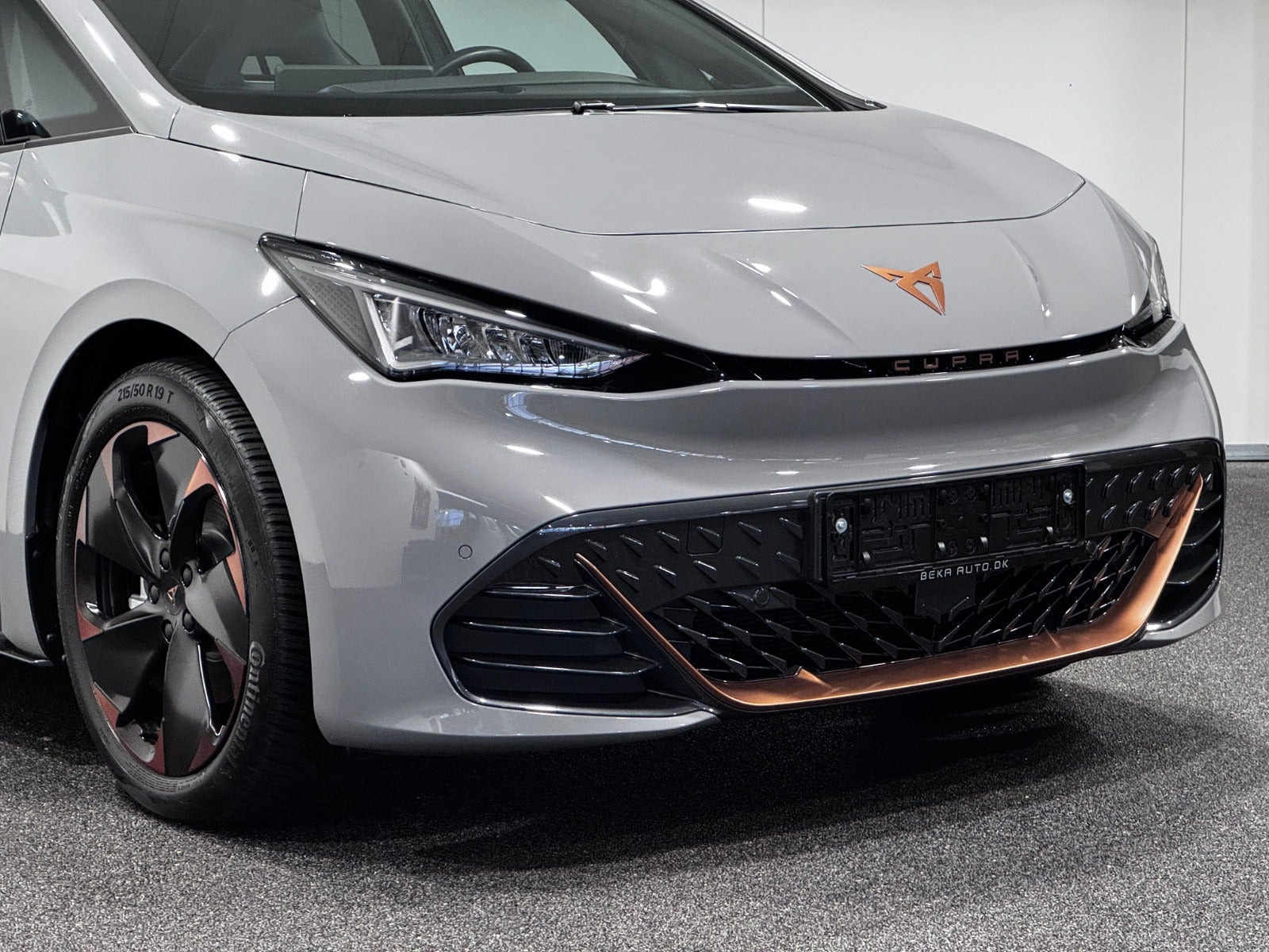 Grå Cupra Born fra 2024