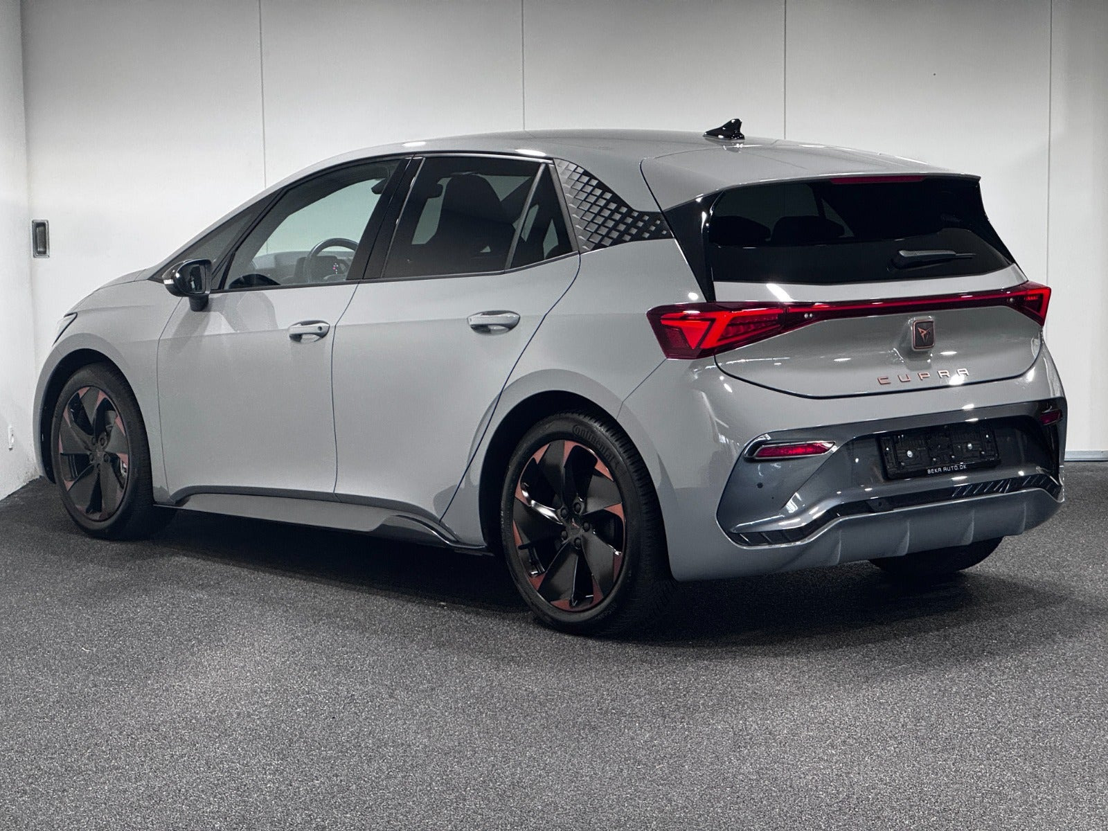 Grå Cupra Born fra 2024