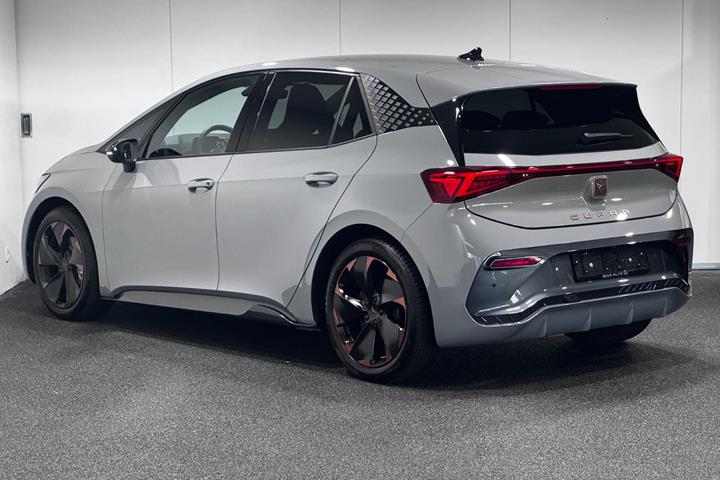 Grå Cupra Born fra 2024