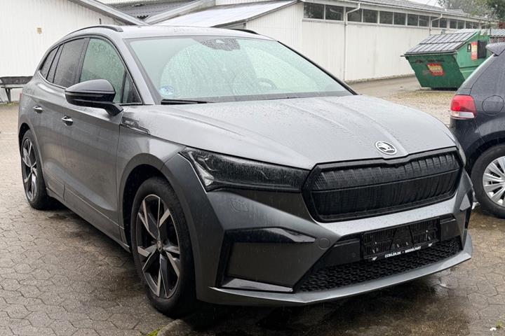 Grøn Skoda Enyaq fra 2023