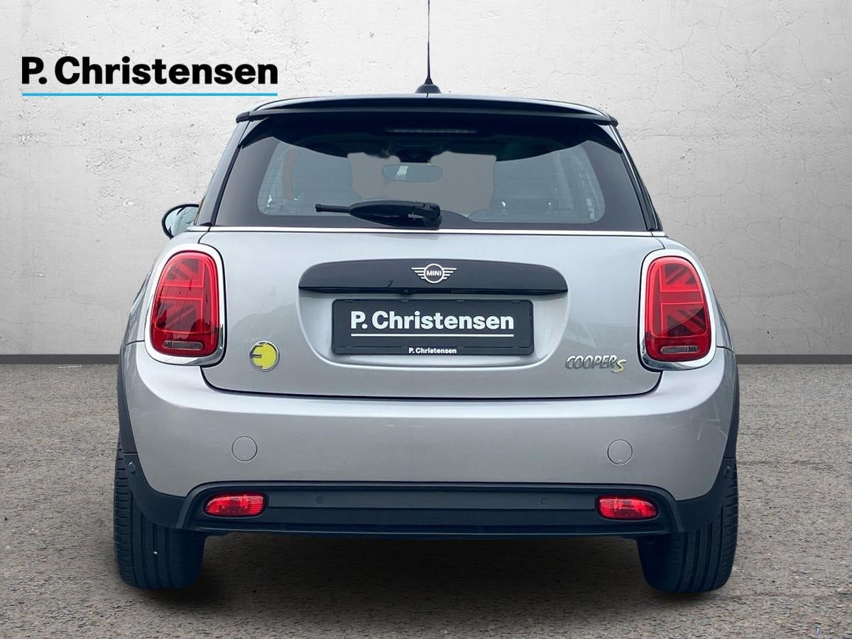 Sølv Mini Cooper SE fra 2023