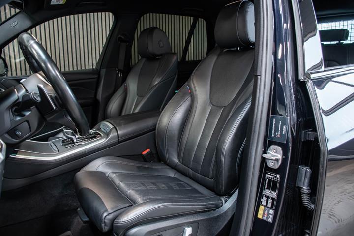 Sort BMW X5 fra 2020