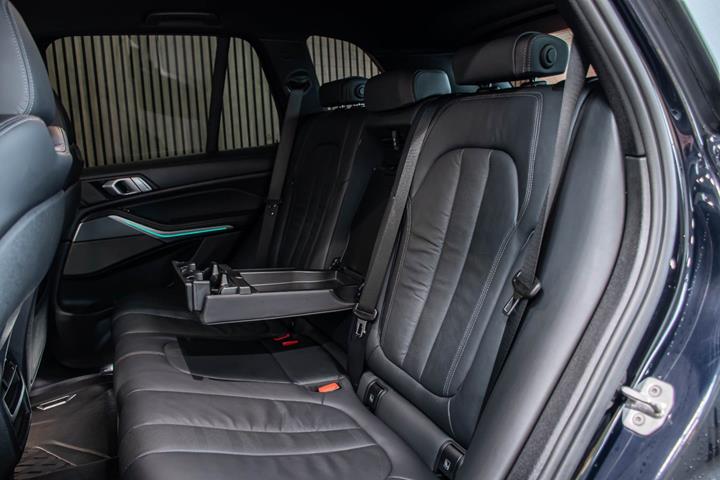 Sort BMW X5 fra 2020