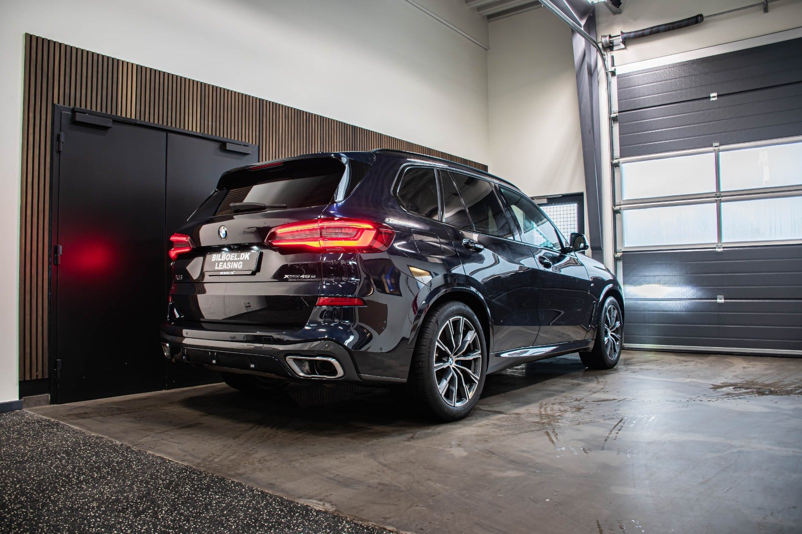 Sort BMW X5 fra 2020