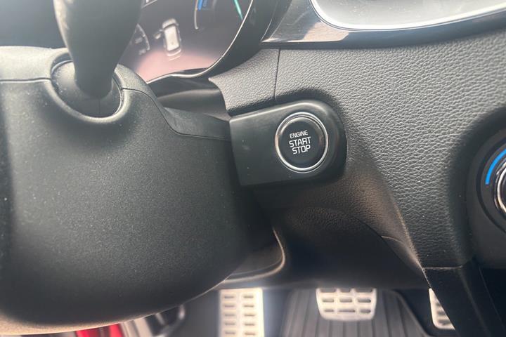 Rød Kia Ceed fra 2021