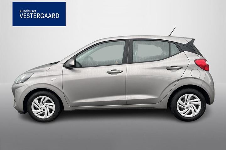 Grå Hyundai i10 fra 2022