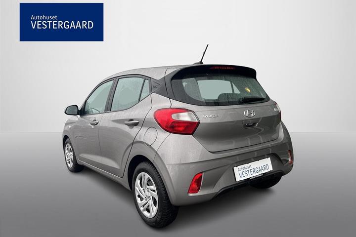 Grå Hyundai i10 fra 2022