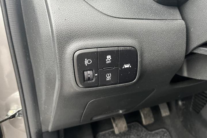 Grå Hyundai i10 fra 2022