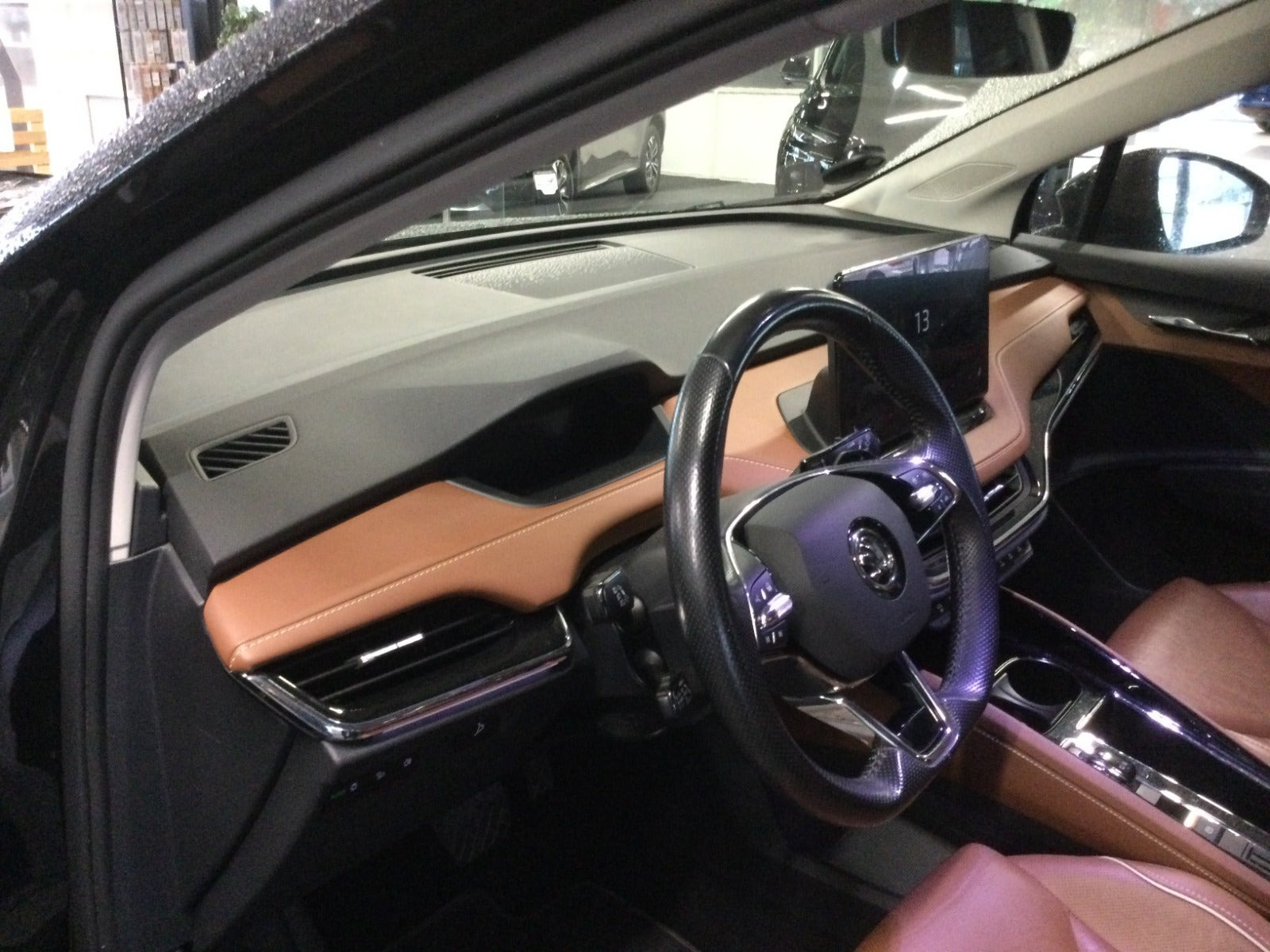 Sort Skoda Enyaq fra 2021