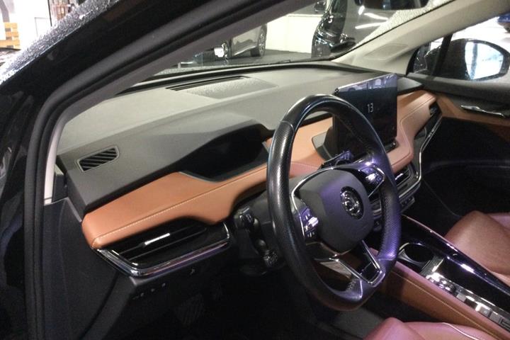 Sort Skoda Enyaq fra 2021