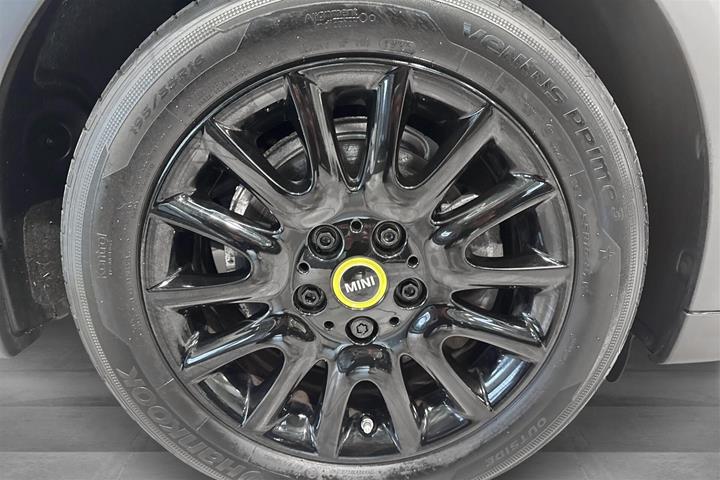 Grøn Mini Cooper fra 2022