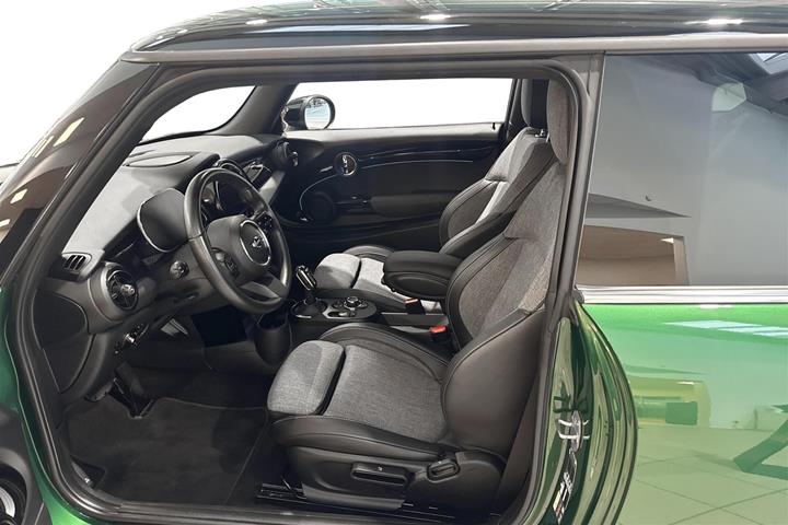 Grøn Mini Cooper fra 2022