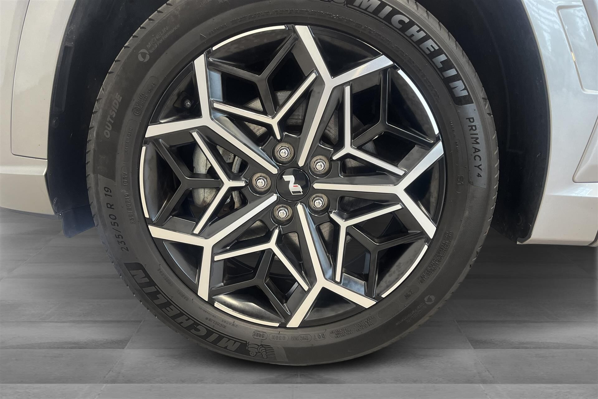 Sølv Hyundai Tucson fra 2023