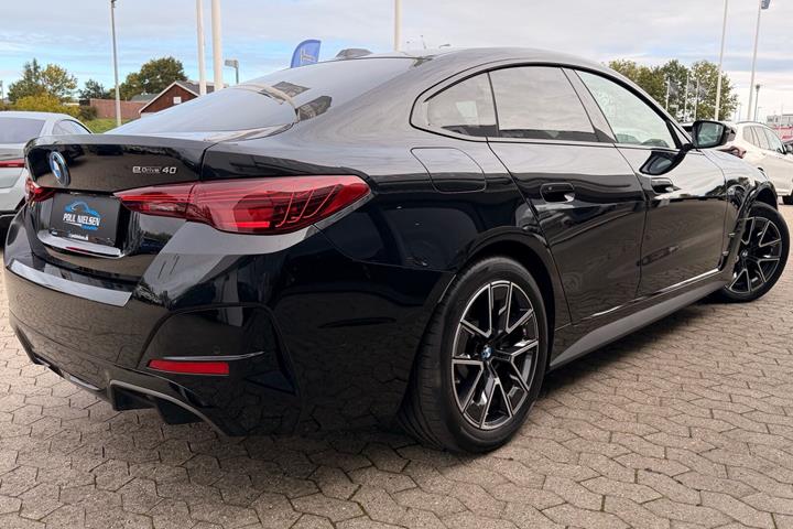 Sort BMW i4 fra 2025