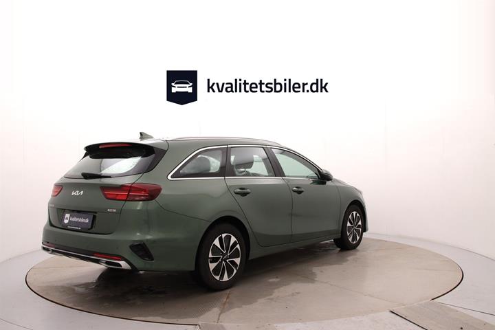 Grøn Kia Ceed fra 2023