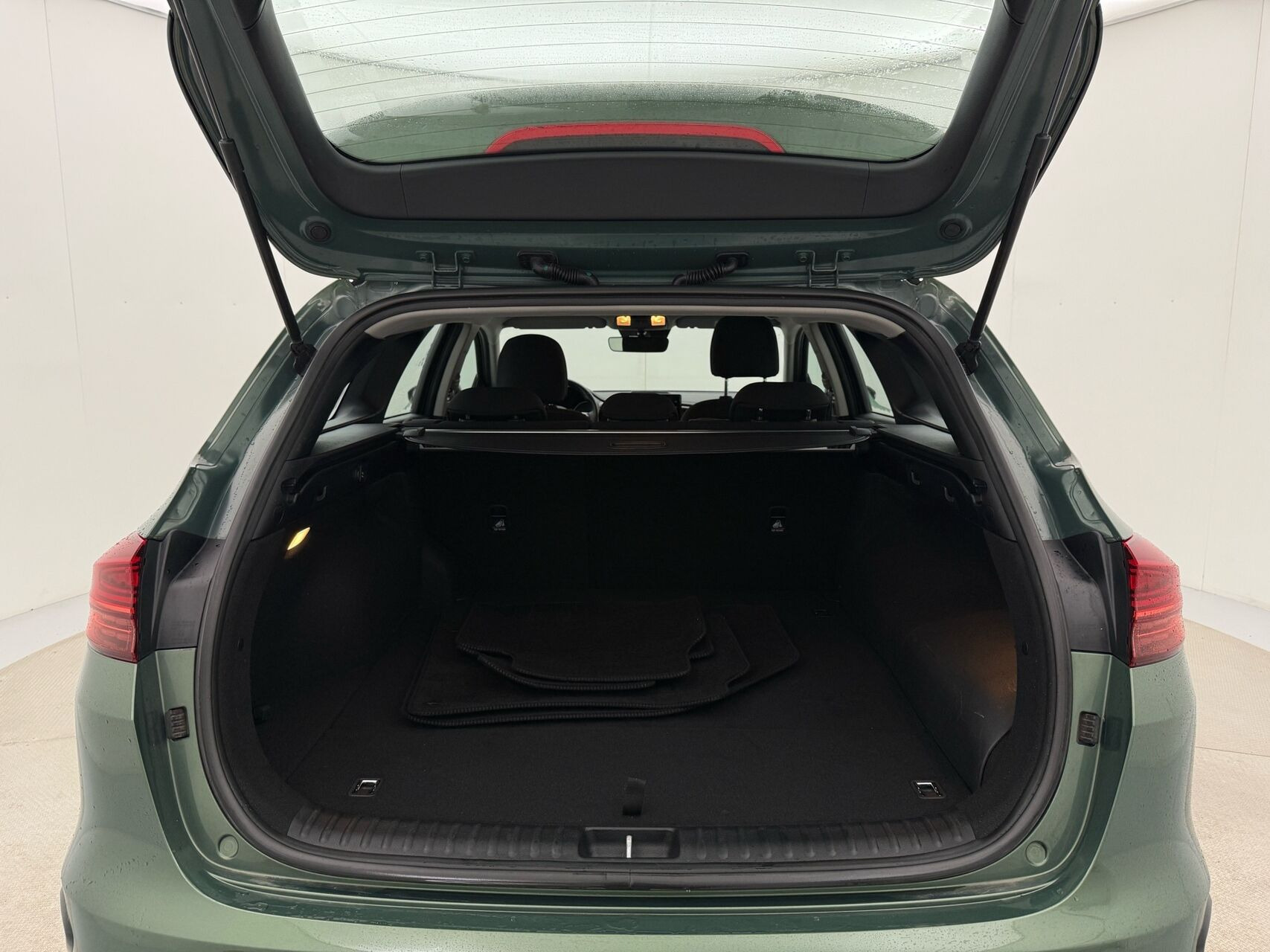 Grøn Kia Ceed fra 2023