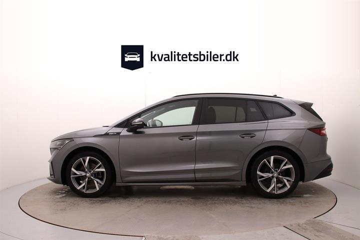Grå Skoda Enyaq fra 2023