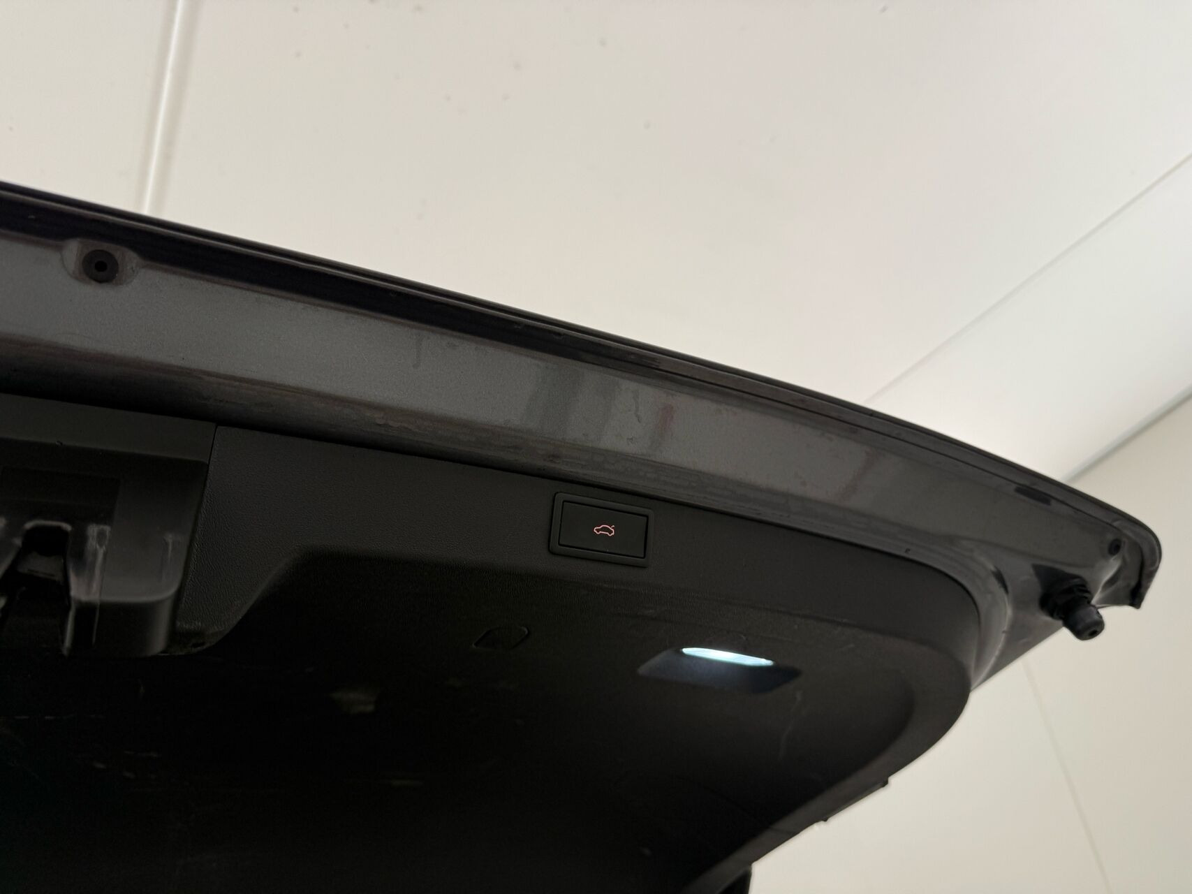 Grå Skoda Enyaq fra 2023