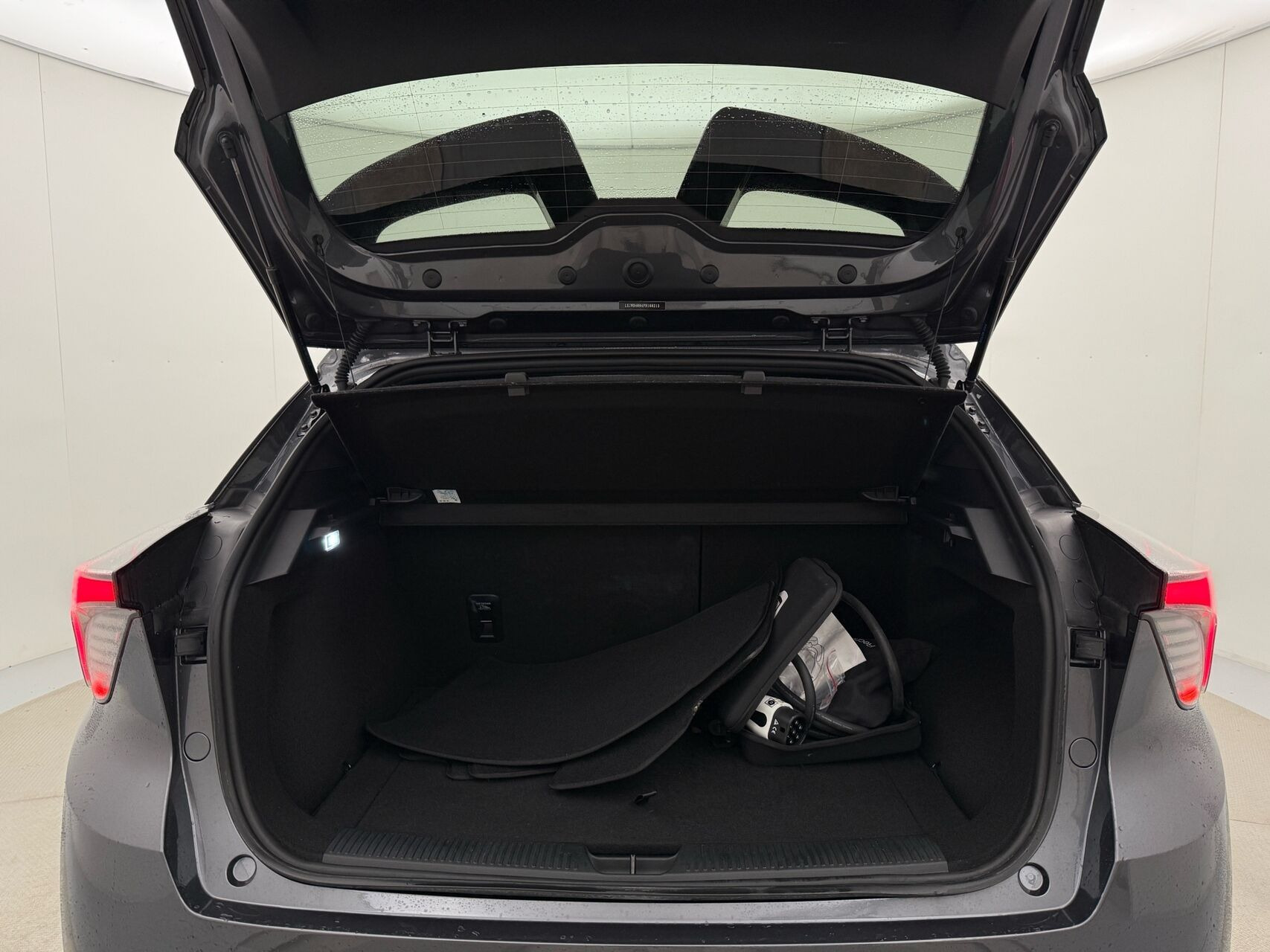 Grå MG MG4 Electric fra 2024
