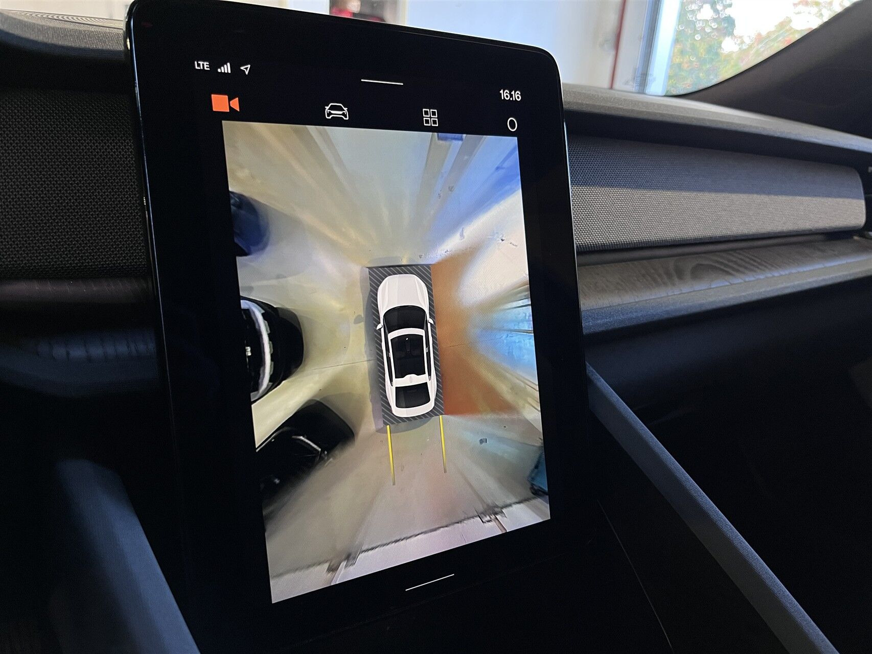 Hvid Polestar 2 fra 2023