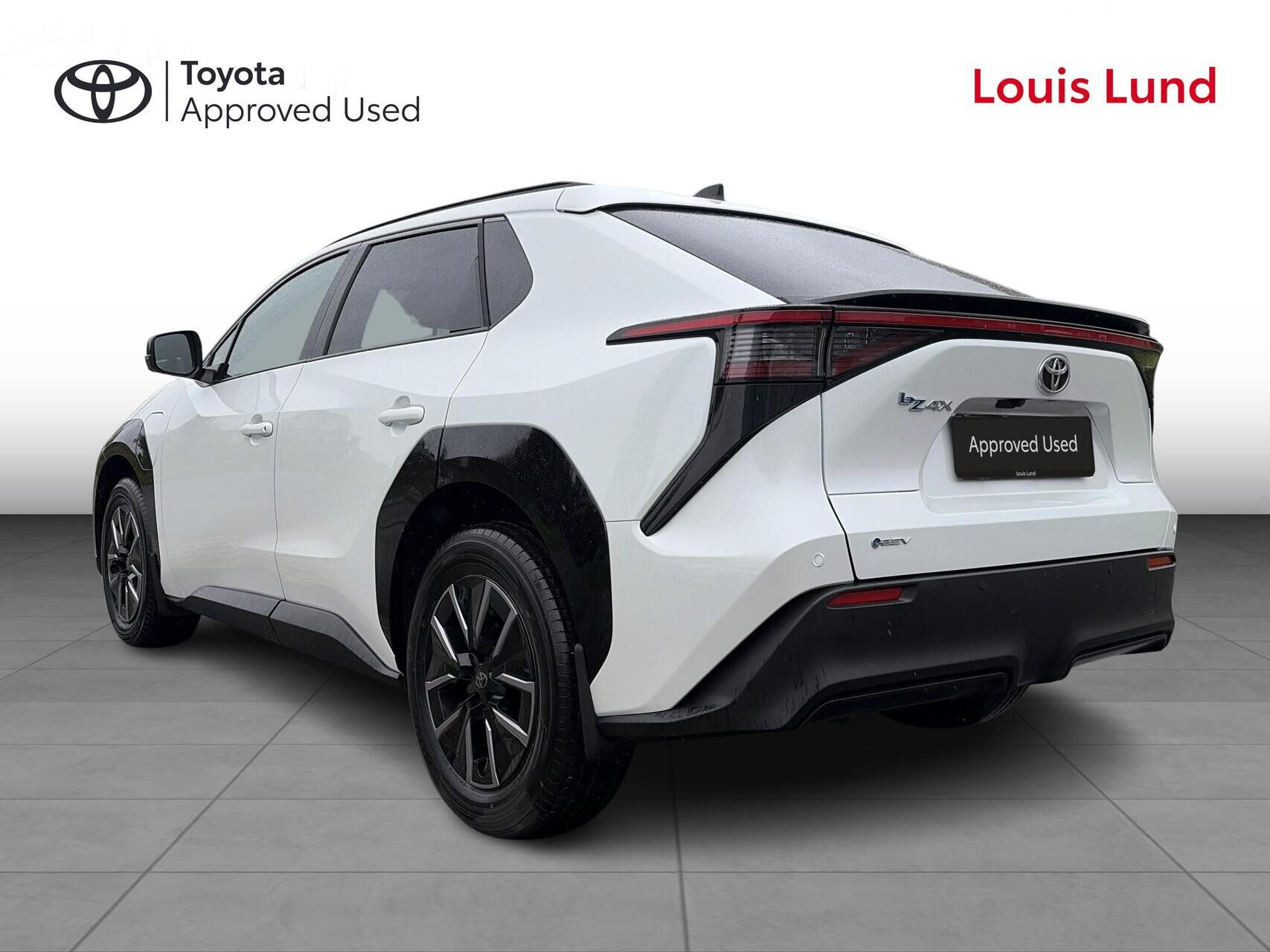 Hvid Toyota BZ4X fra 2026