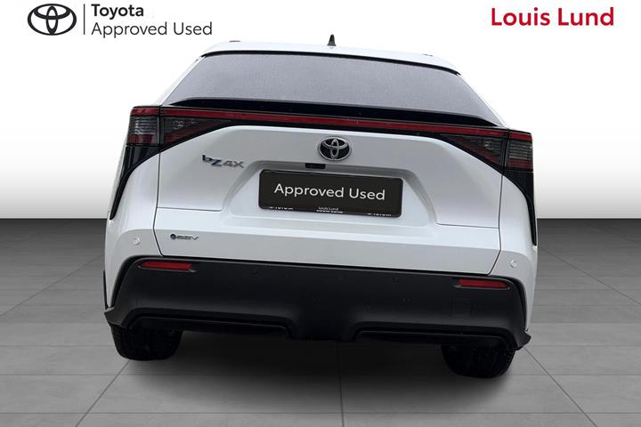 Hvid Toyota BZ4X fra 2026