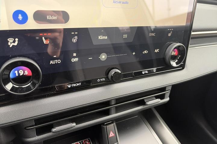 Hvid Toyota BZ4X fra 2026