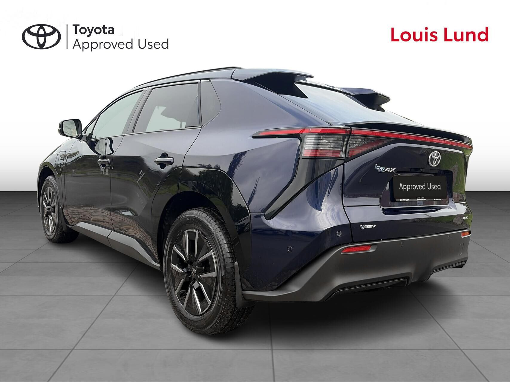 Blå Toyota BZ4X fra 2026