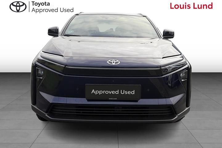 Blå Toyota BZ4X fra 2026