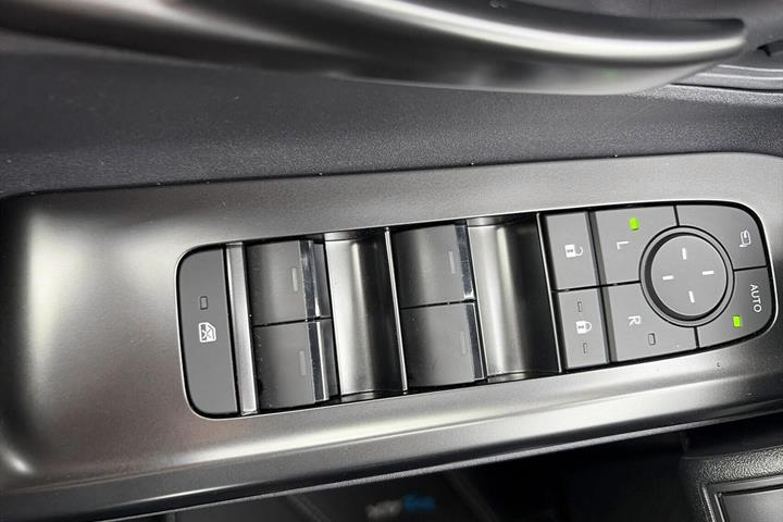 Blå Toyota BZ4X fra 2026
