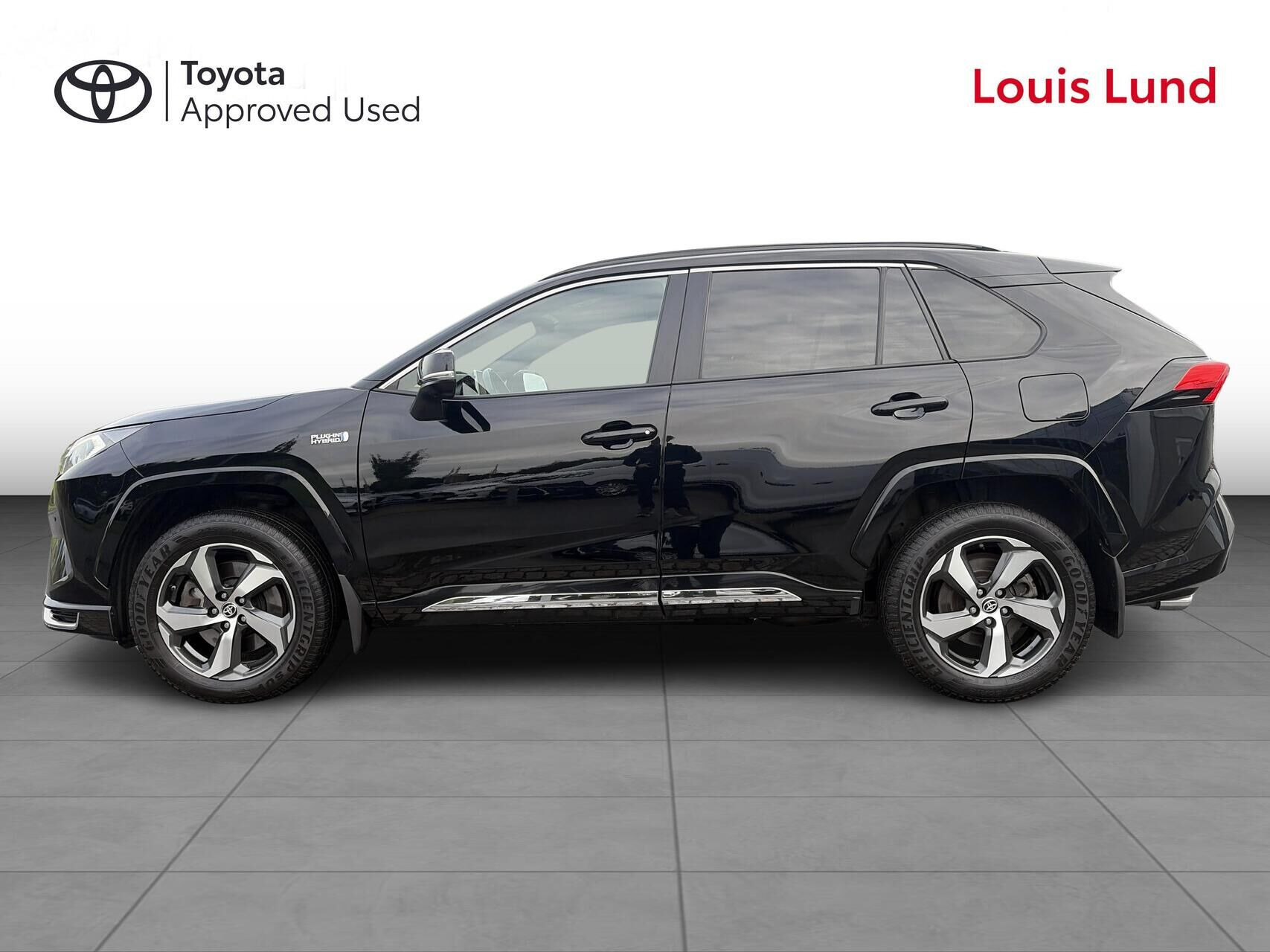 Sort Toyota RAV4 Plug-in fra 2021