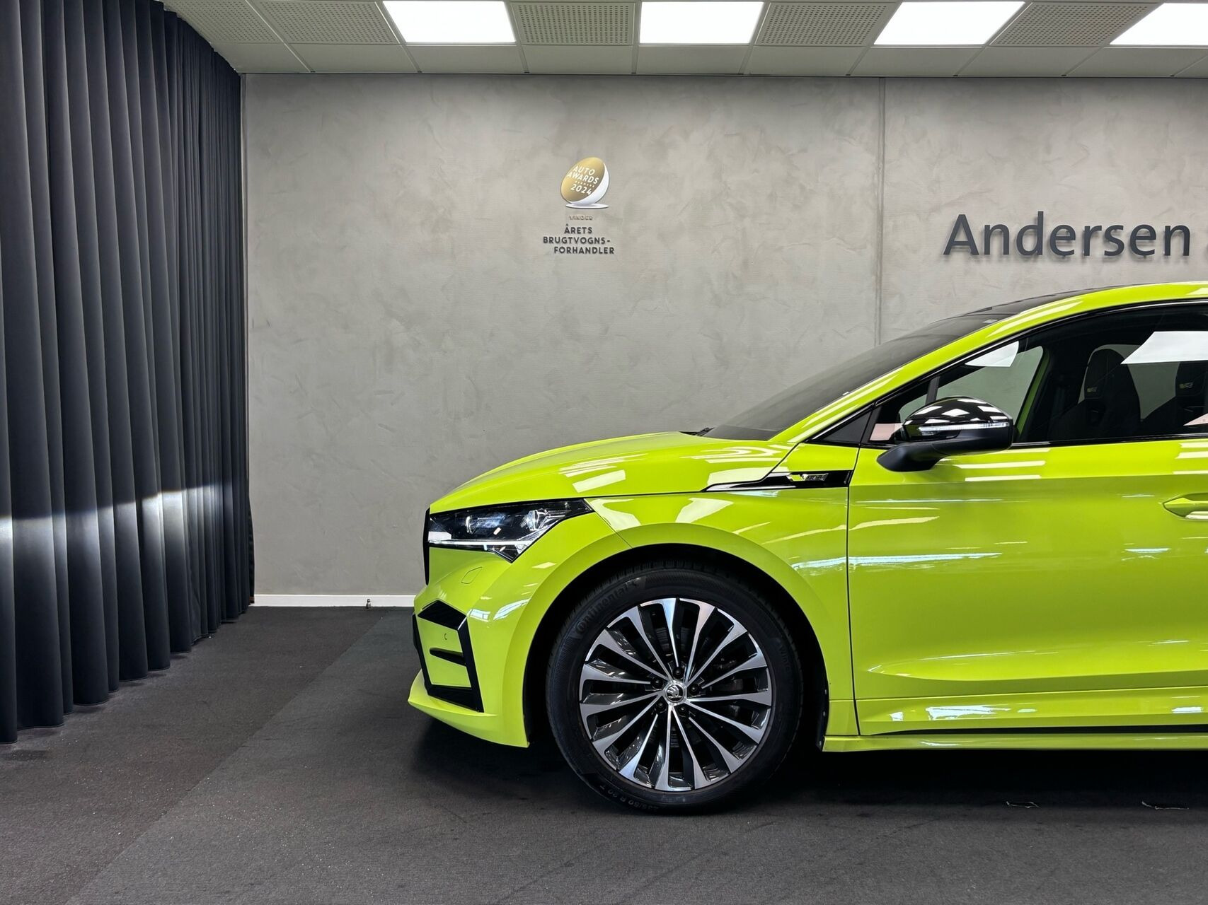 Grøn Skoda Enyaq fra 2023