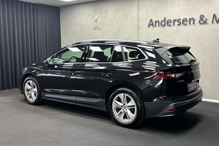 Sort Skoda Enyaq fra 2022