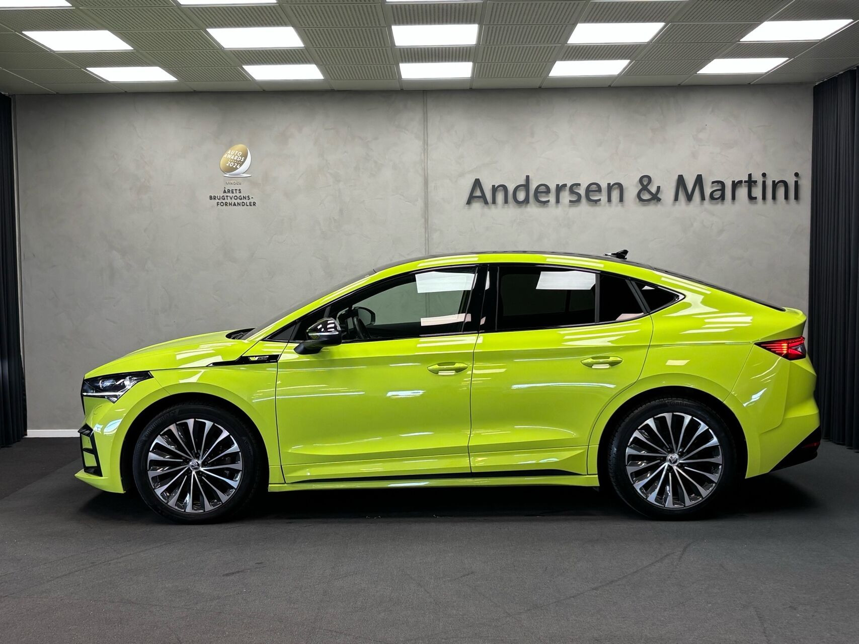 Grøn Skoda Enyaq fra 2023