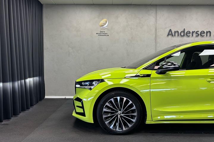 Grøn Skoda Enyaq fra 2023