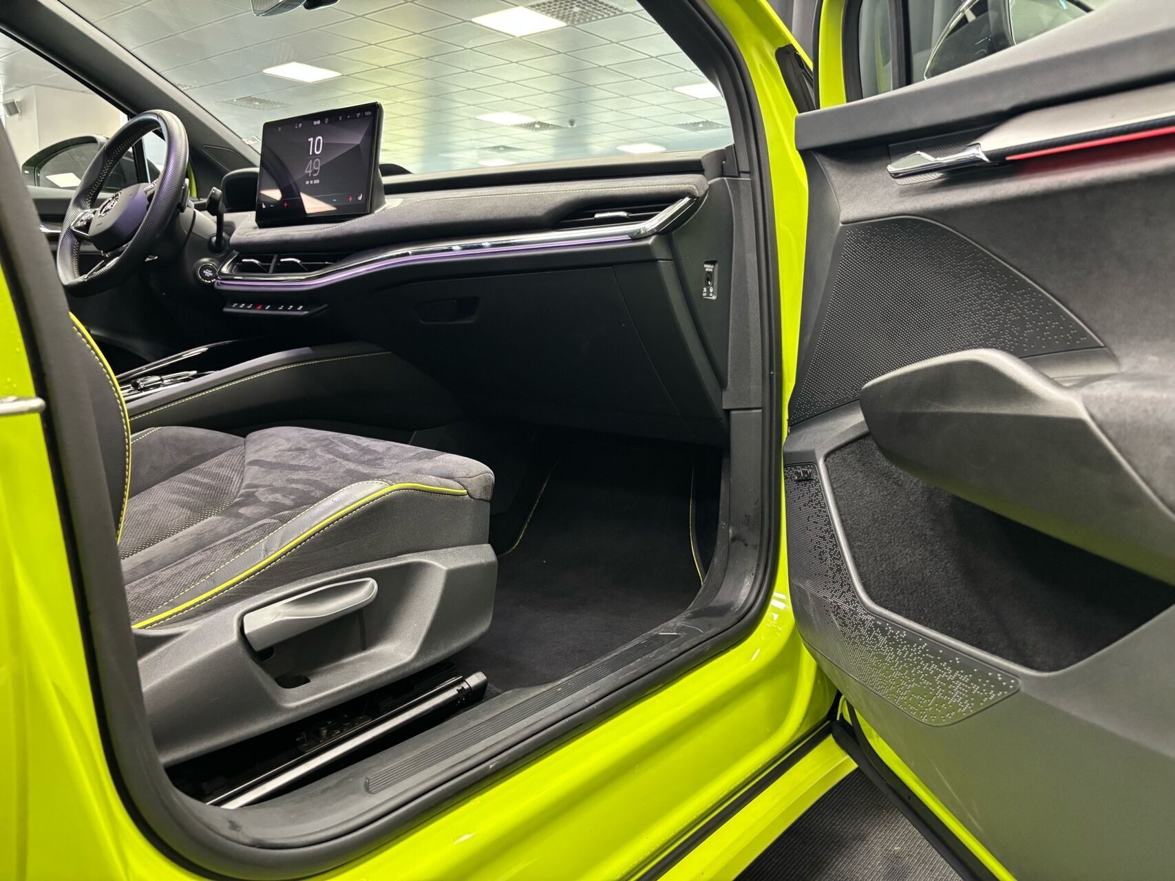 Grøn Skoda Enyaq fra 2023