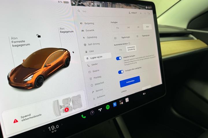Sort Tesla Model 3 fra 2021
